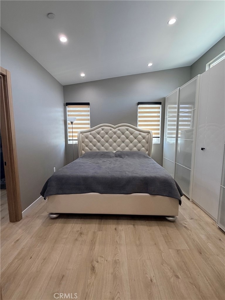 8242 Morse Ave - Photo 4