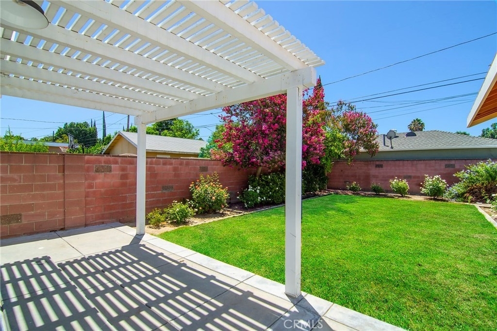 22446 Berdon Street - Photo 14