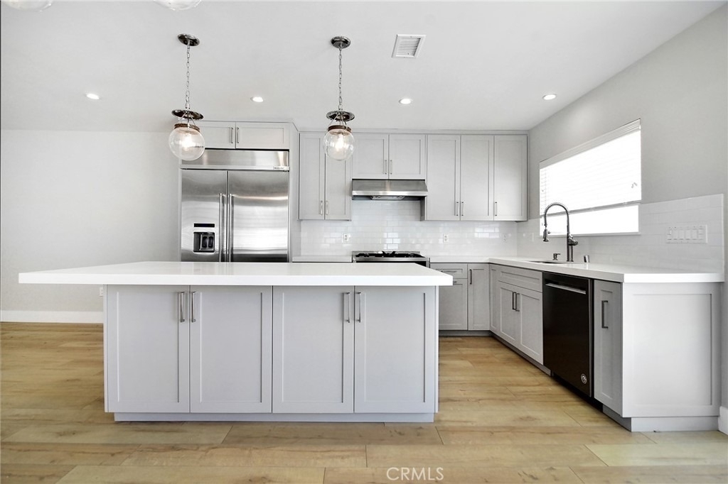 22446 Berdon Street - Photo 5