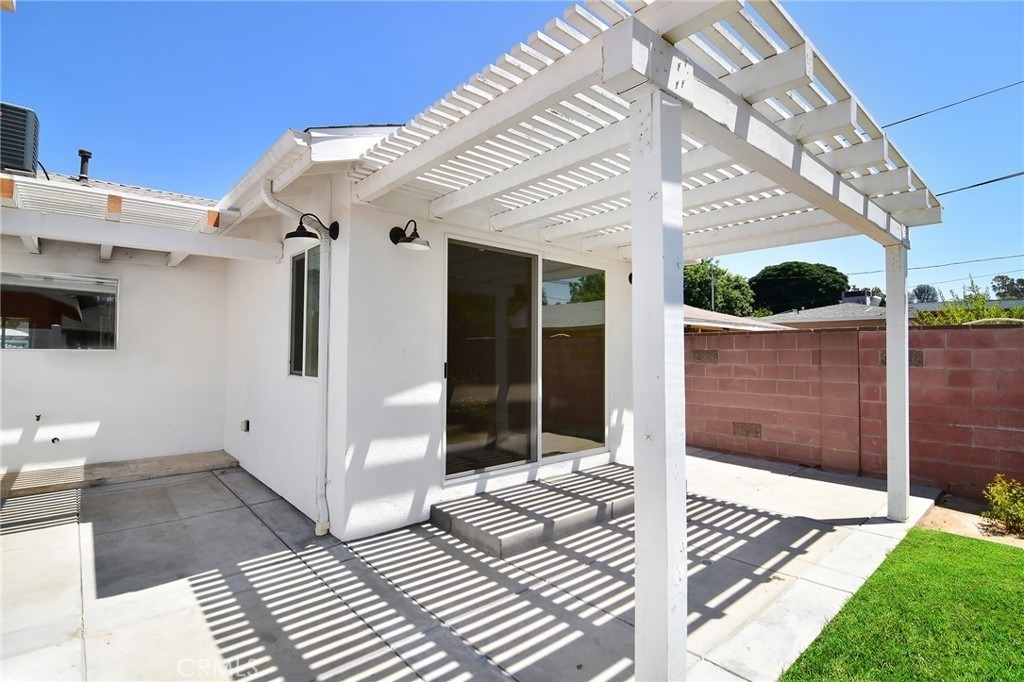 22446 Berdon Street - Photo 16