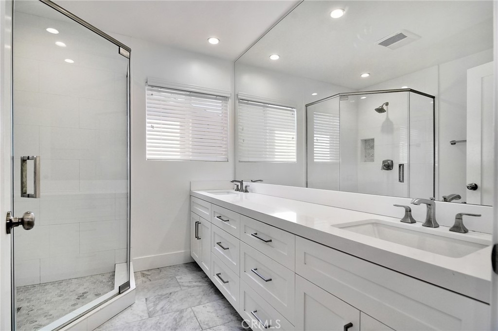 22446 Berdon Street - Photo 11