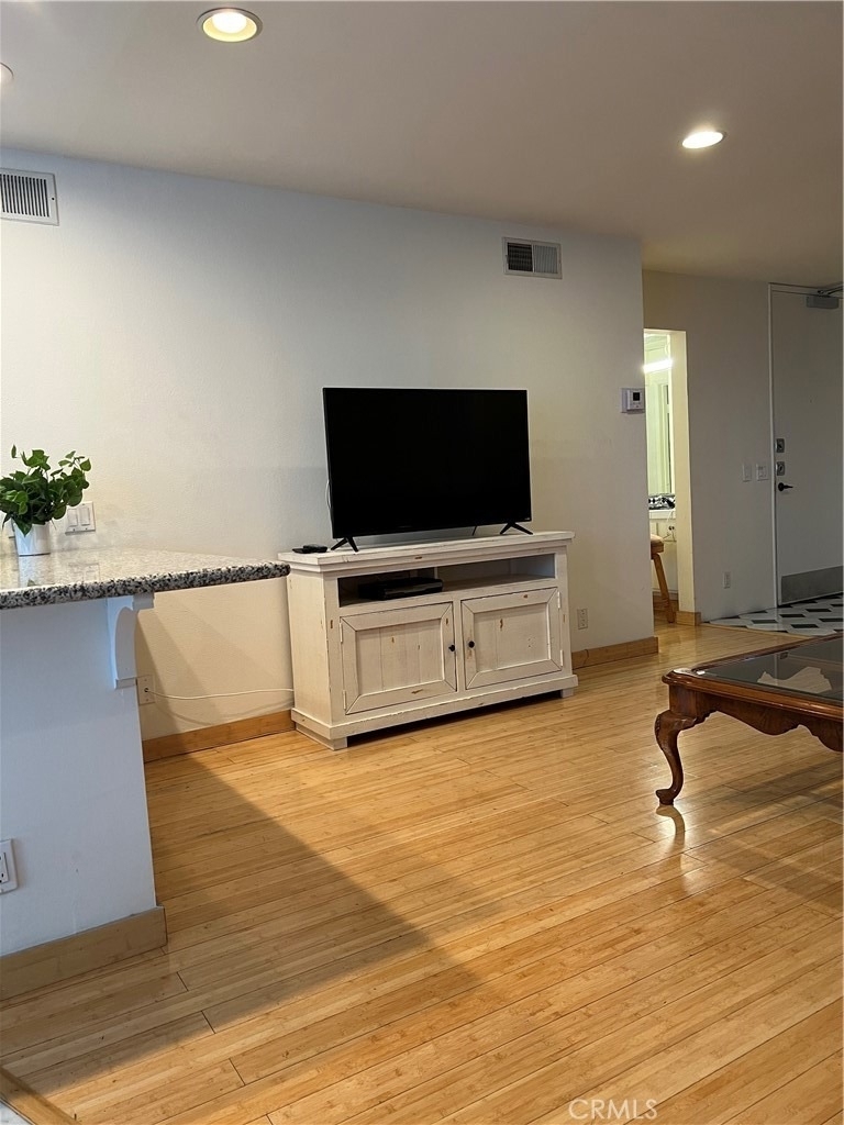 10747 Wilshire Boulevard - Photo 8