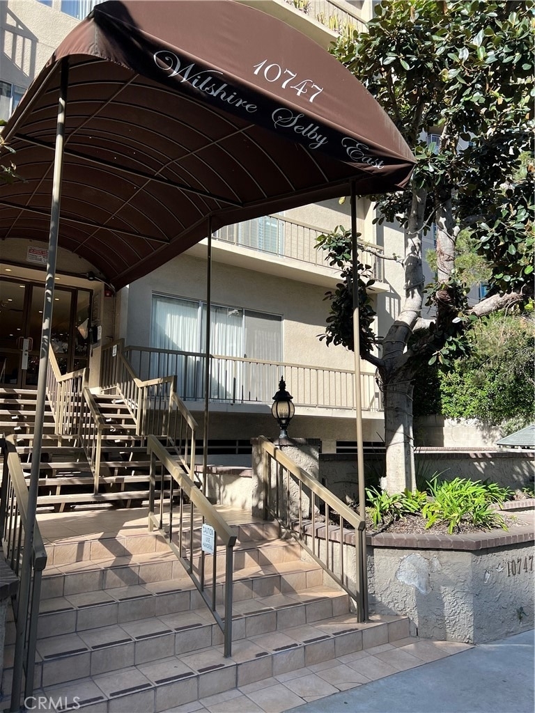 10747 Wilshire Boulevard - Photo 0