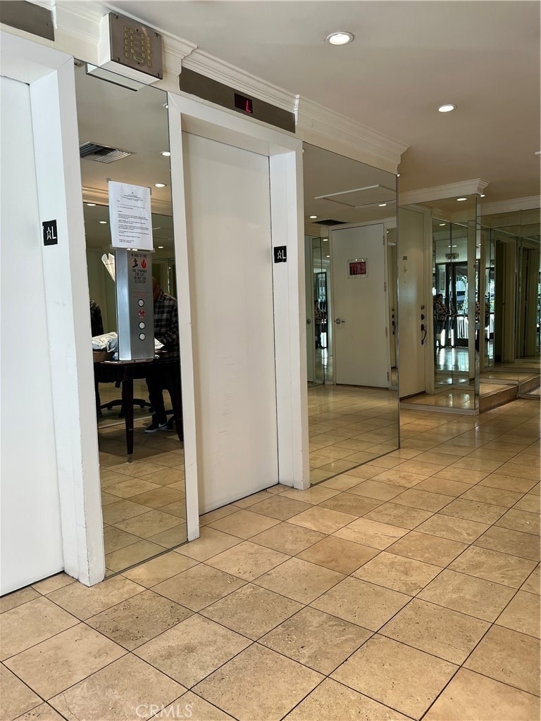 10747 Wilshire Boulevard - Photo 2