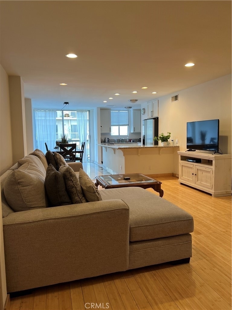 10747 Wilshire Boulevard - Photo 7