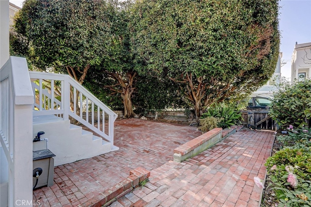 216 Monterey - Photo 39