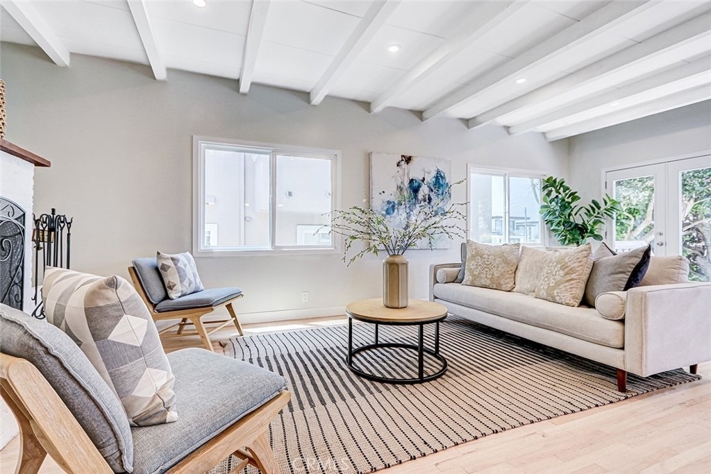 216 Monterey - Photo 11