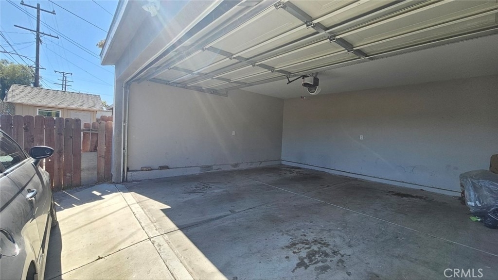 1536 E 87th - Photo 20