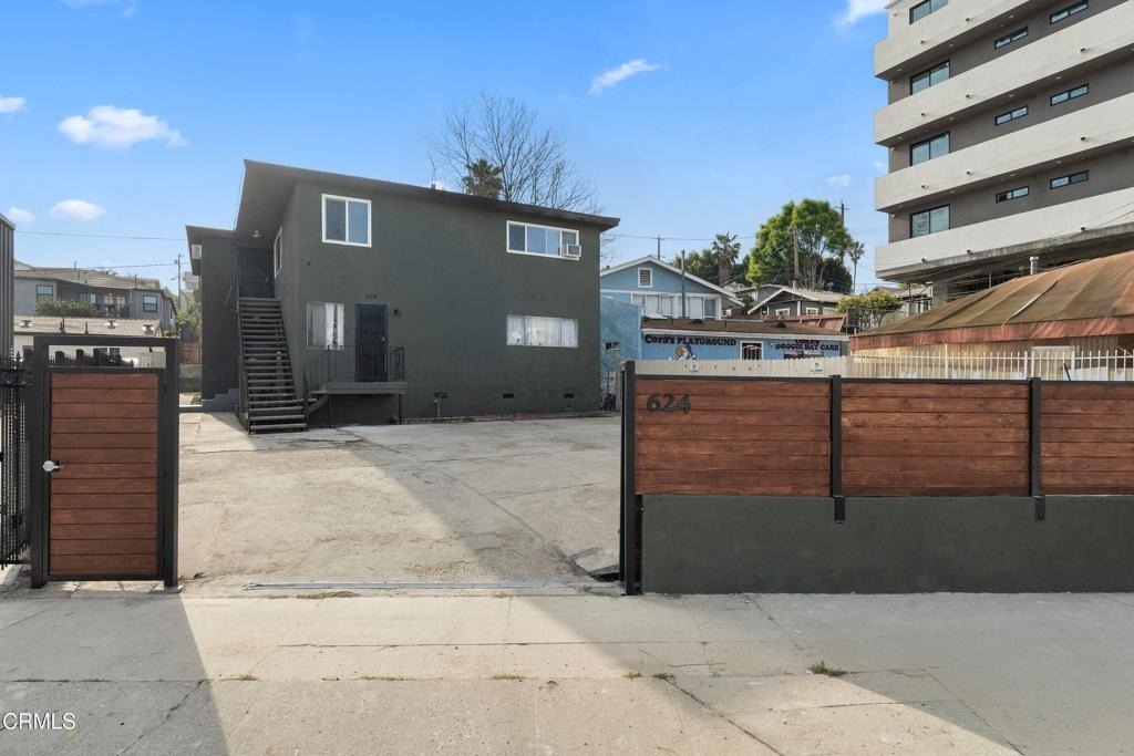 624 Silver Lake Boulevard - Photo 2