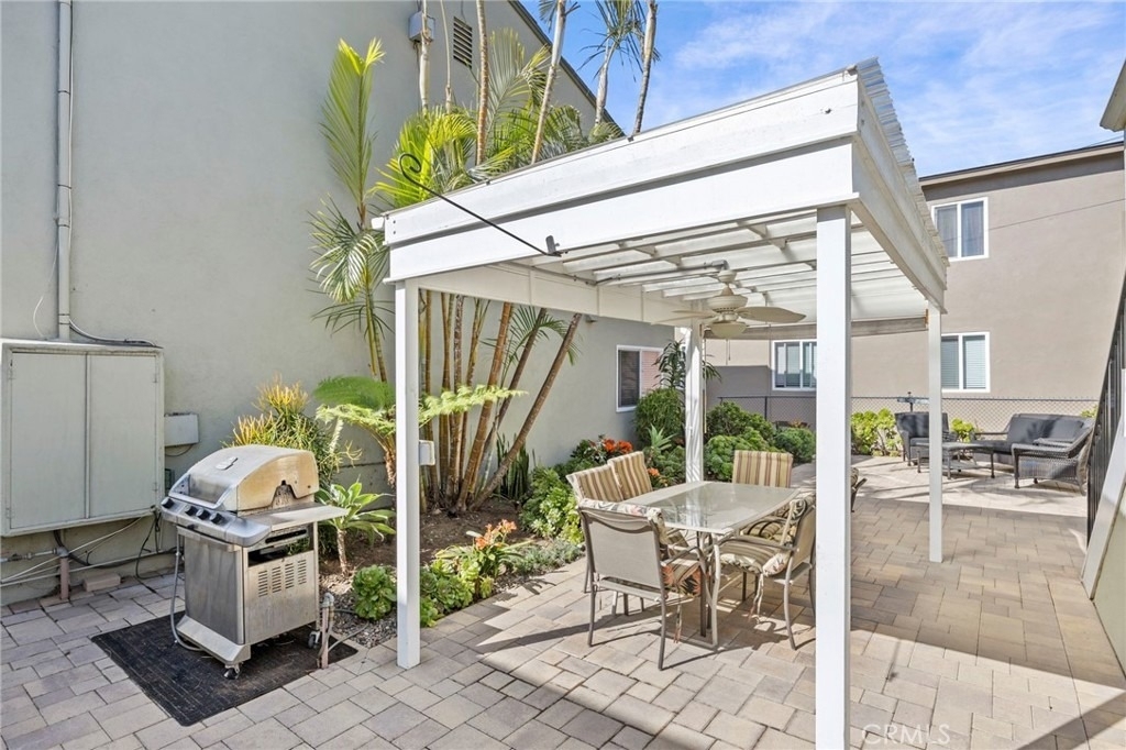 3027 E 3rd Street - Photo 14