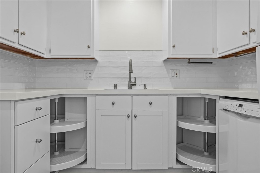 3027 E 3rd Street - Photo 7