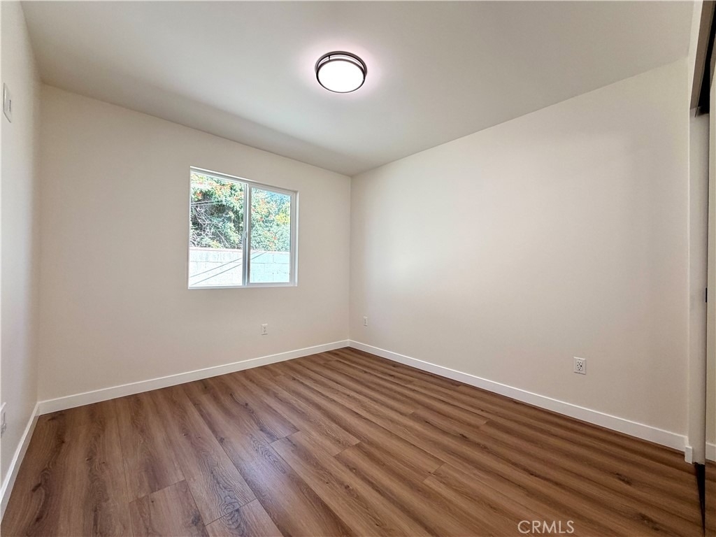 18756 Cohasset Street - Photo 10