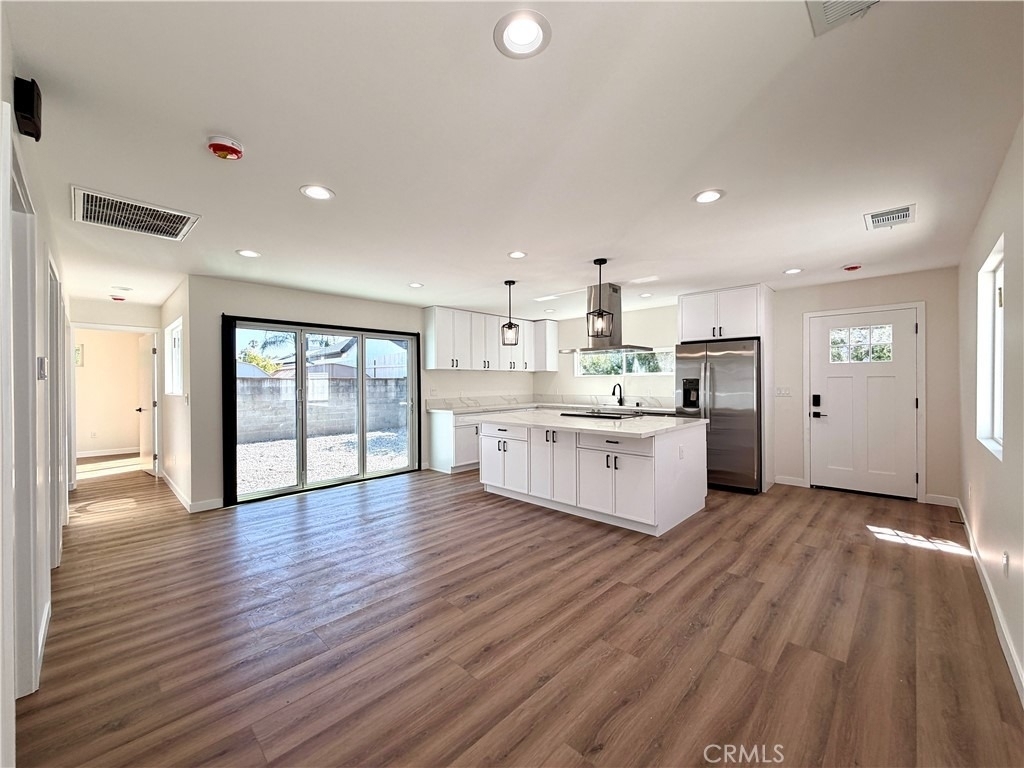18756 Cohasset Street - Photo 1