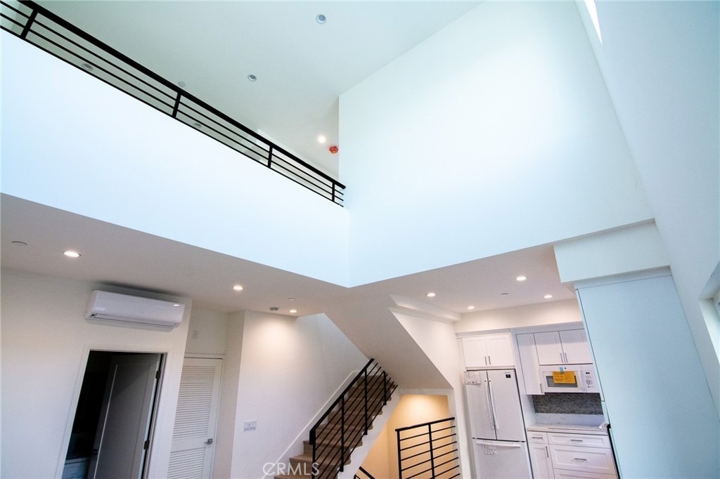 1187 Crenshaw Boulevard - Photo 0