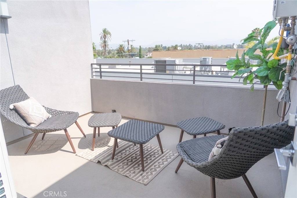 1187 Crenshaw Boulevard - Photo 20