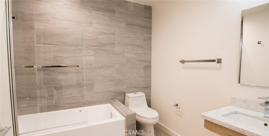 1187 Crenshaw Boulevard - Photo 1