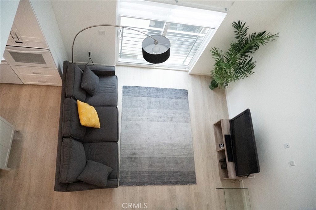 1187 Crenshaw Boulevard - Photo 3