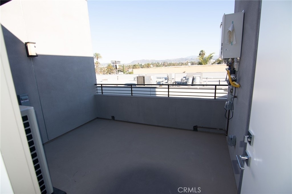 1187 Crenshaw Boulevard - Photo 7