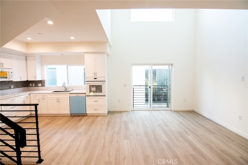 1187 Crenshaw Boulevard - Photo 8