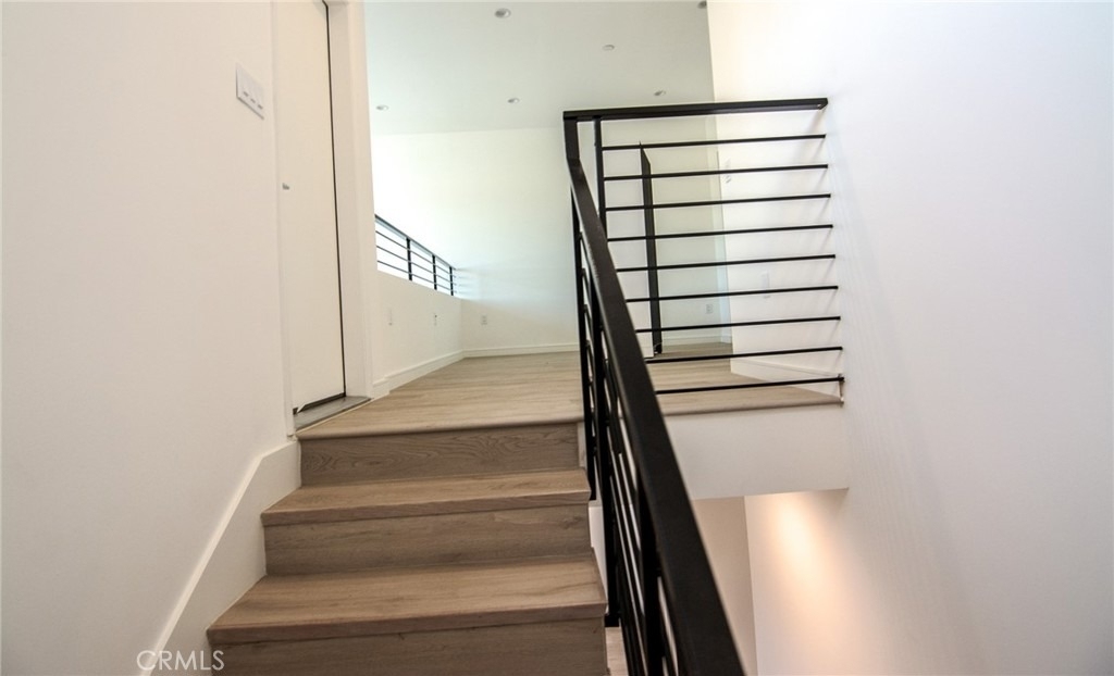 1187 Crenshaw Boulevard - Photo 10