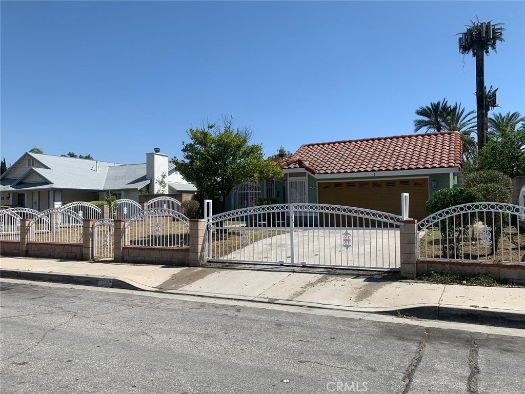 1855 W 13th - Photo 3
