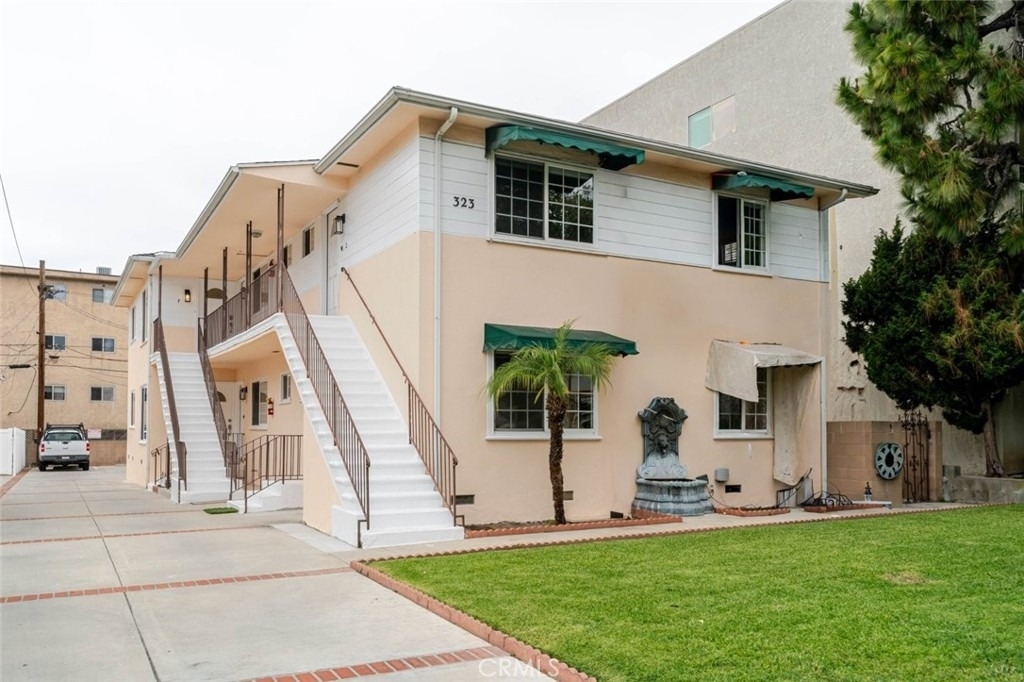 323 N Louise Street - Photo 0