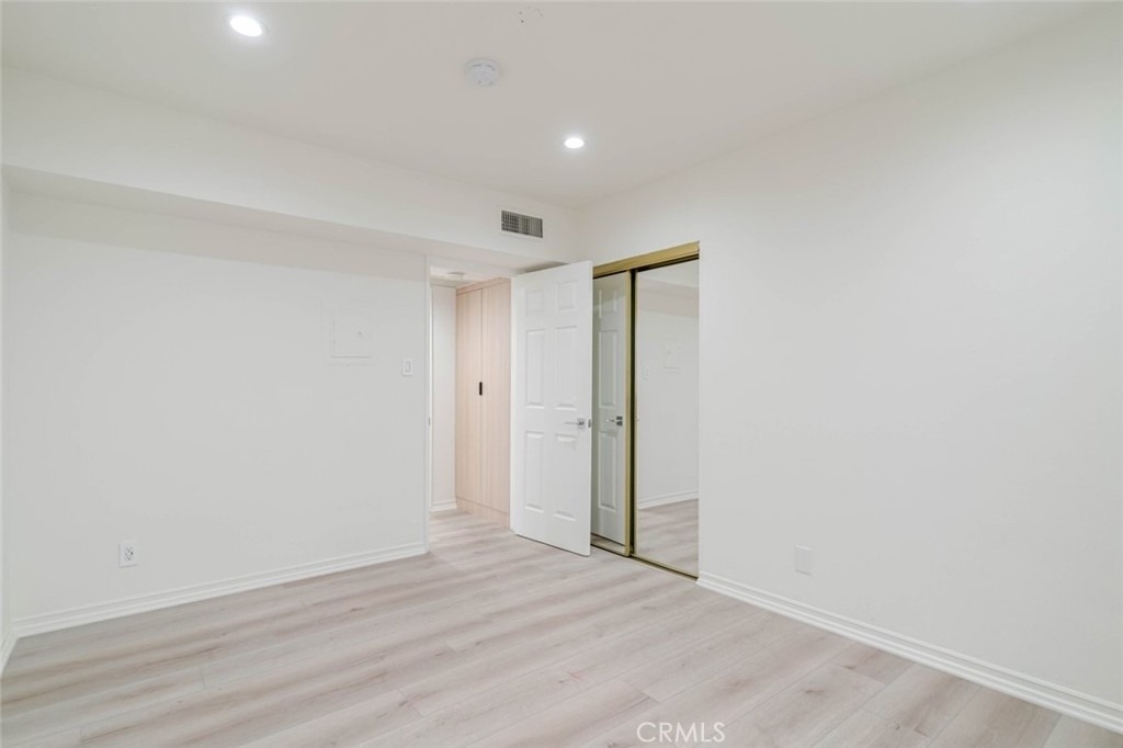 323 N Louise Street - Photo 9