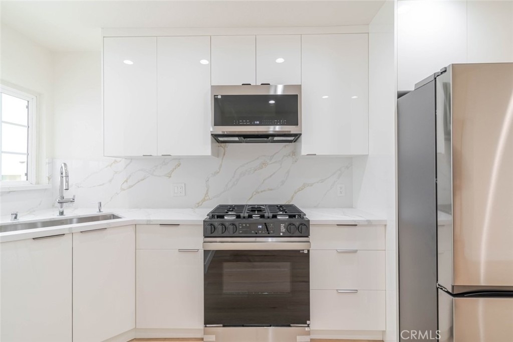323 N Louise Street - Photo 7