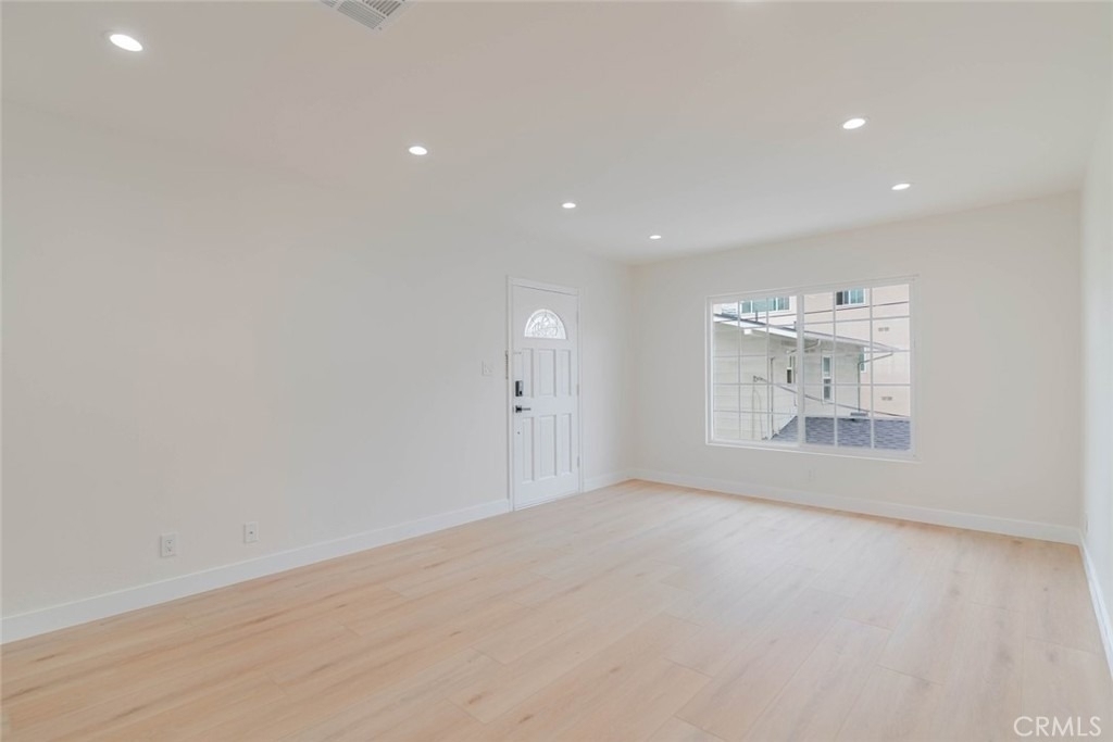 323 N Louise Street - Photo 4