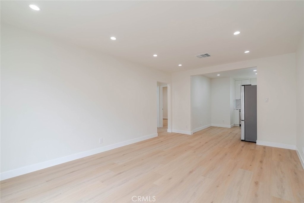 323 N Louise Street - Photo 2