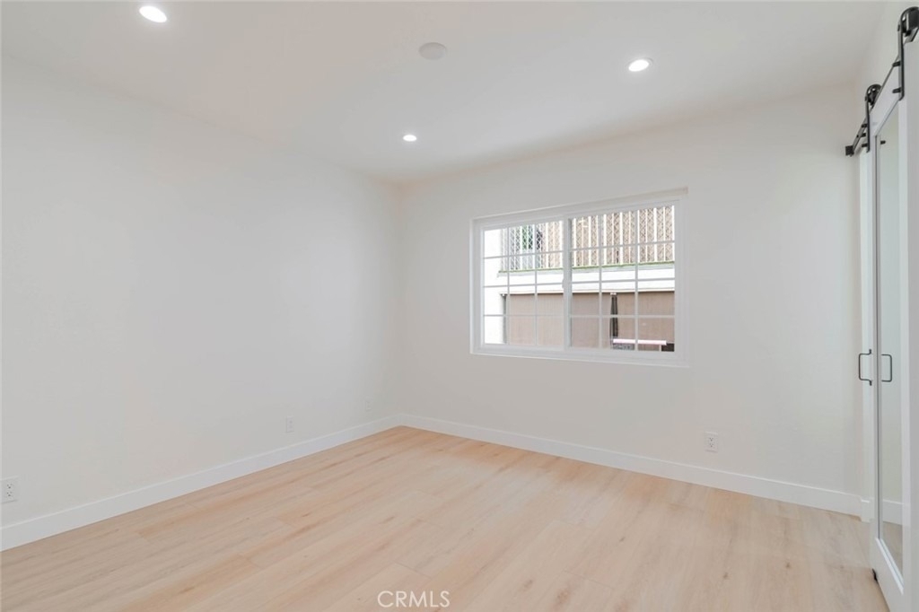323 N Louise Street - Photo 9