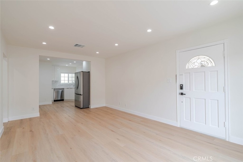 323 N Louise Street - Photo 3