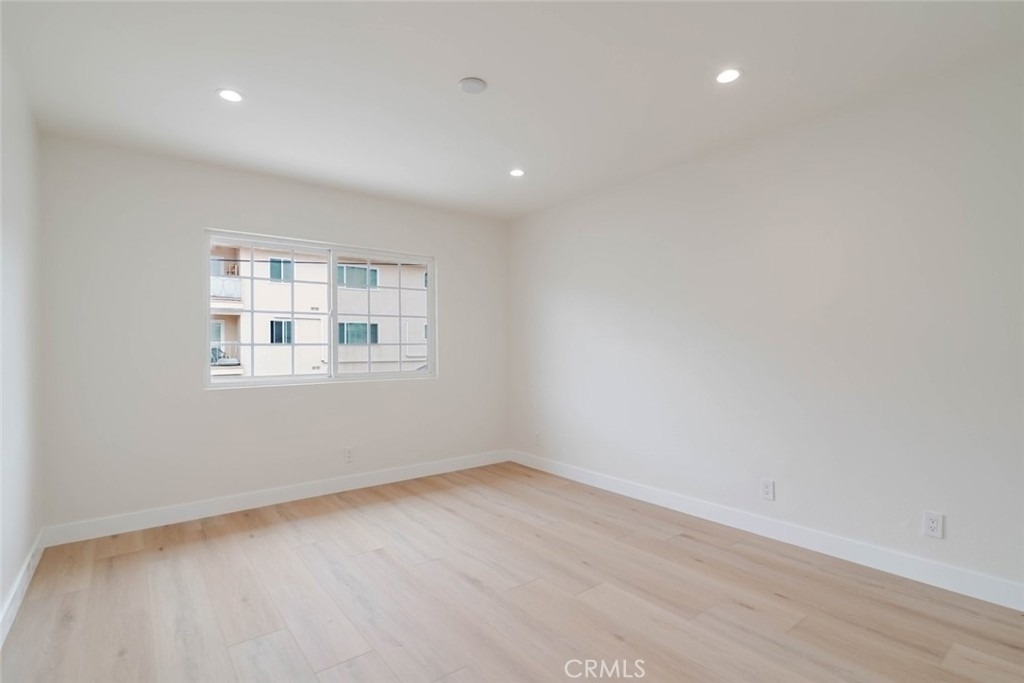 323 N Louise Street - Photo 11