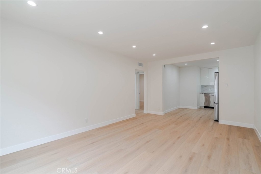 323 N Louise - Photo 2