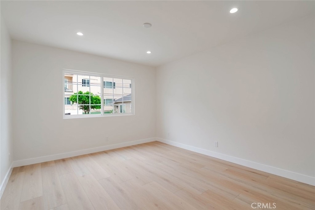 323 N Louise - Photo 11
