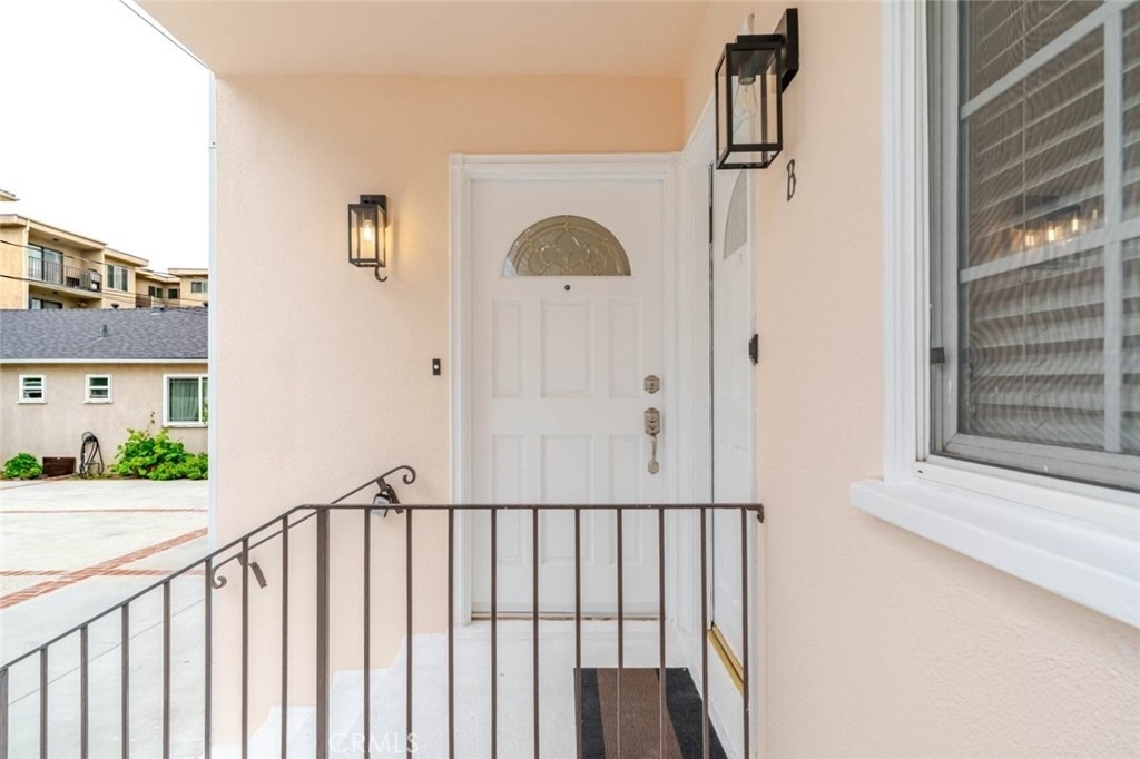 323 N Louise - Photo 1