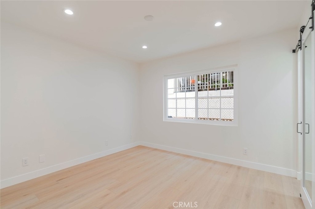 323 N Louise - Photo 9