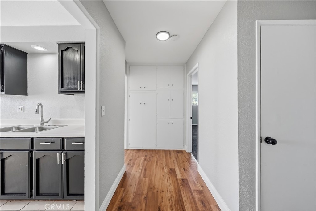 1308 E Oaks Street - Photo 5