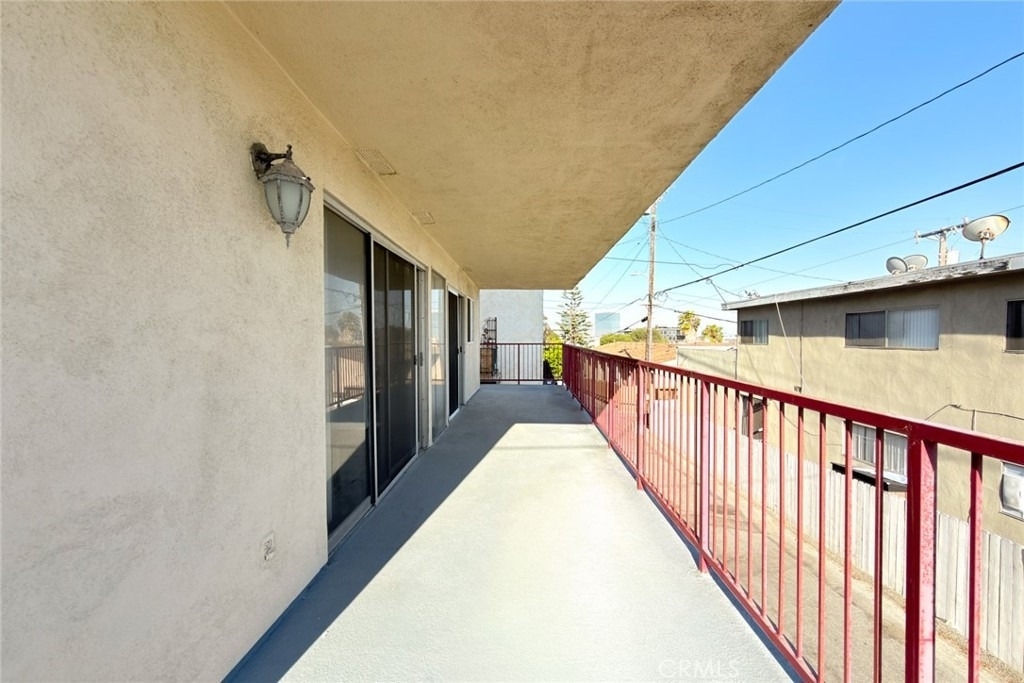 810 E Grand Ave - Photo 31