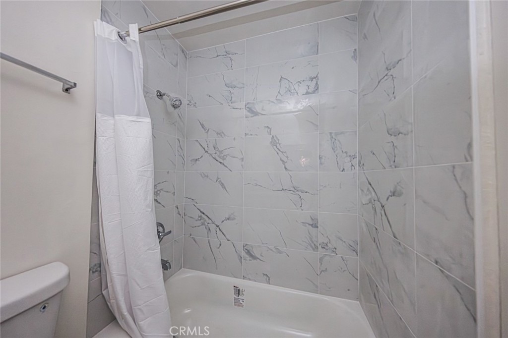 810 E Grand Ave - Photo 14