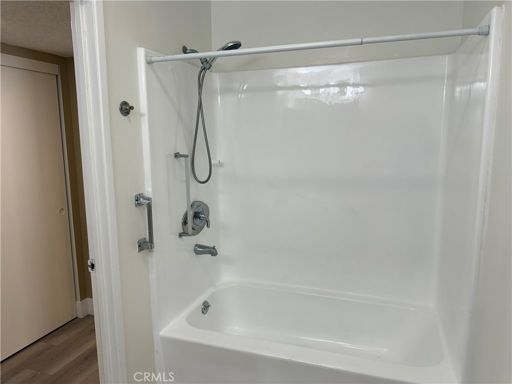 219 E Maple Street - Photo 13