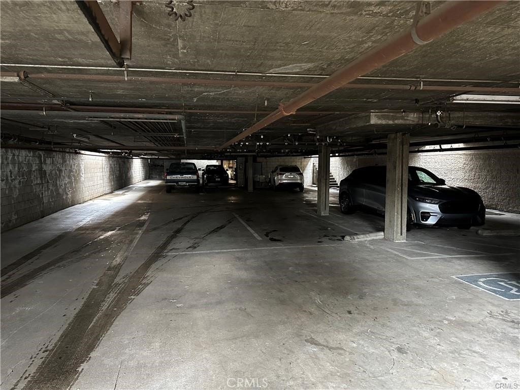 219 E Maple Street - Photo 18