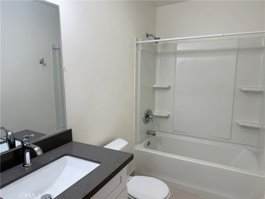 219 E Maple Street - Photo 9