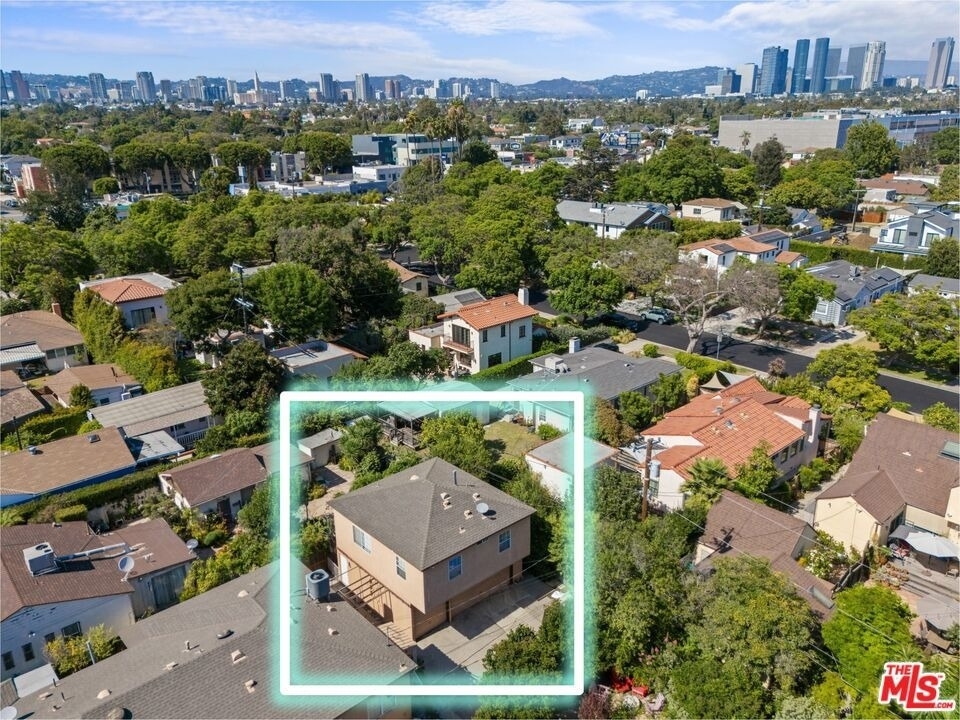 2528 1/2 Military Avenue - Photo 13