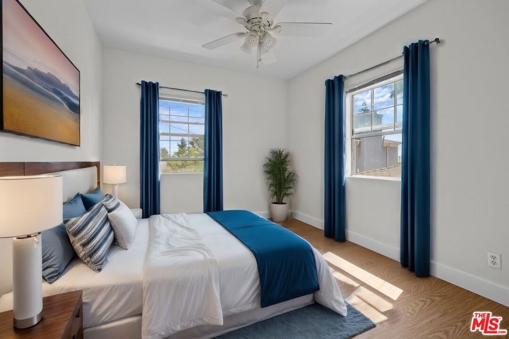 2528 1/2 Military Avenue - Photo 2