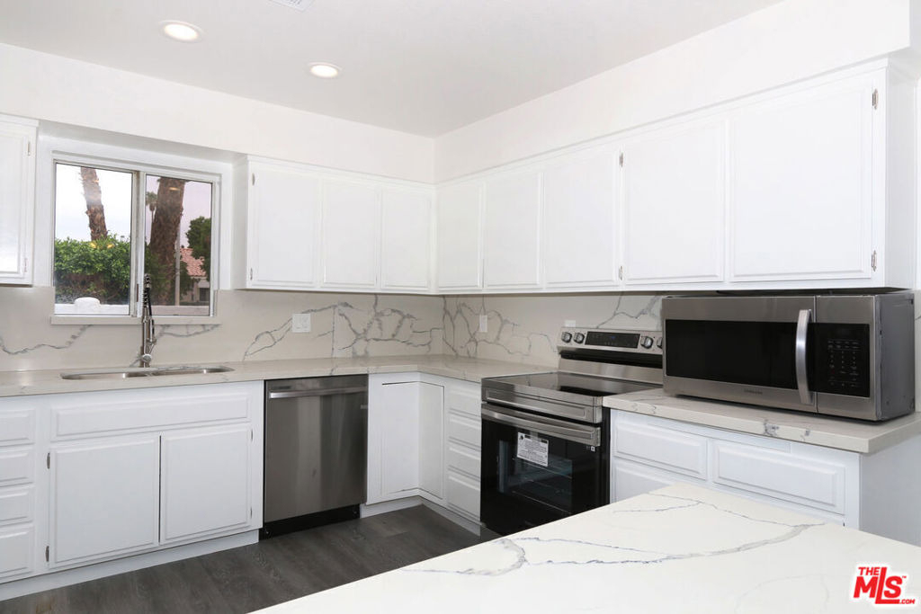 76983 California Drive - Photo 9