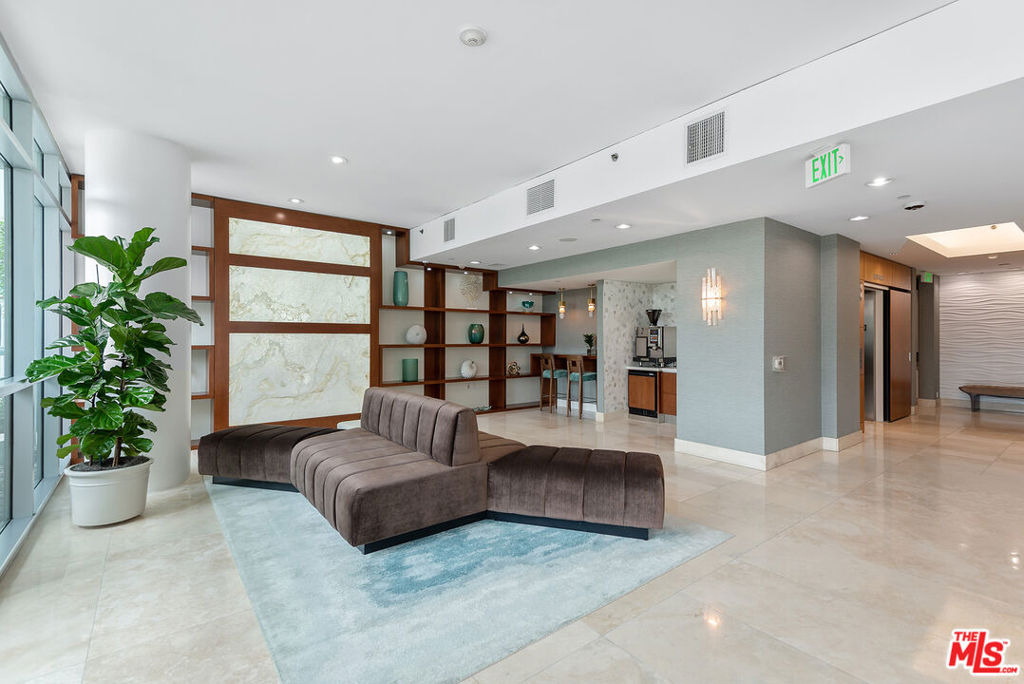 13650 Marina Pointe Drive - Photo 49