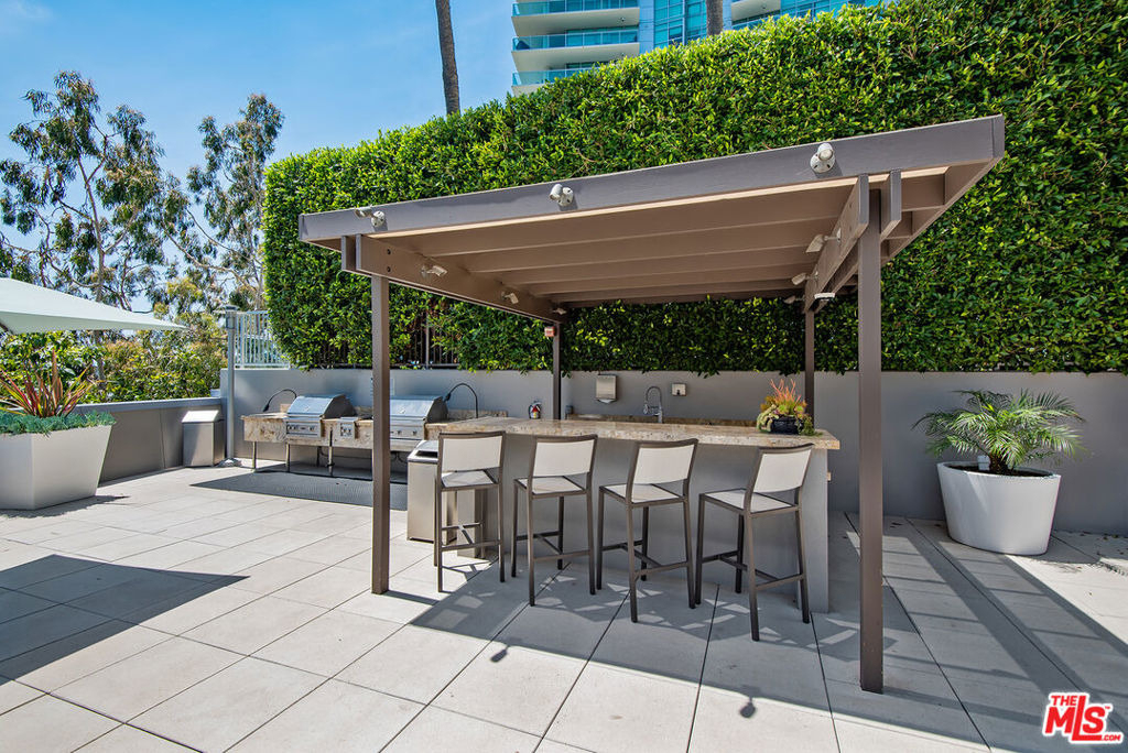 13650 Marina Pointe Drive - Photo 30