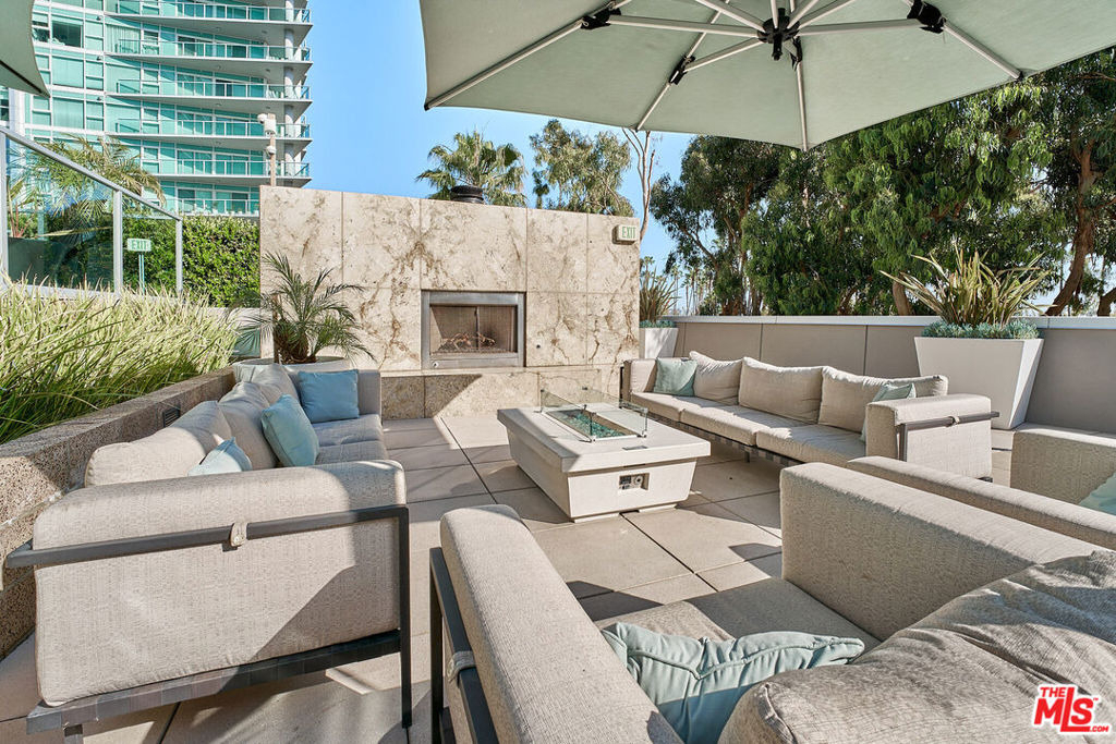 13650 Marina Pointe Drive - Photo 43