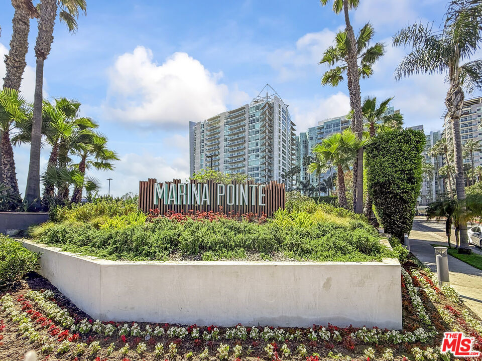 13650 Marina Pointe Drive - Photo 52